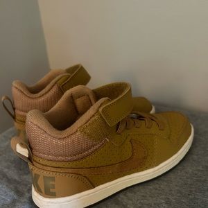 Nike high top boys size 11c
